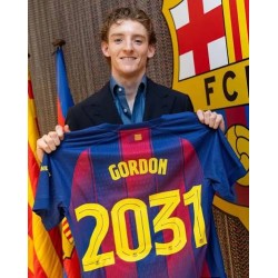 Anthony Gordon w przyszłym tygodniu zgłosi się do Barcelony